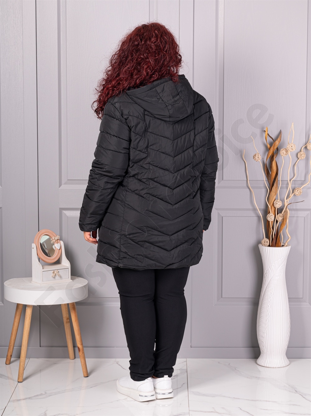 Plus size καπιτονέ μπουφάν με κουκούλα-μαύρο-κωδ 610