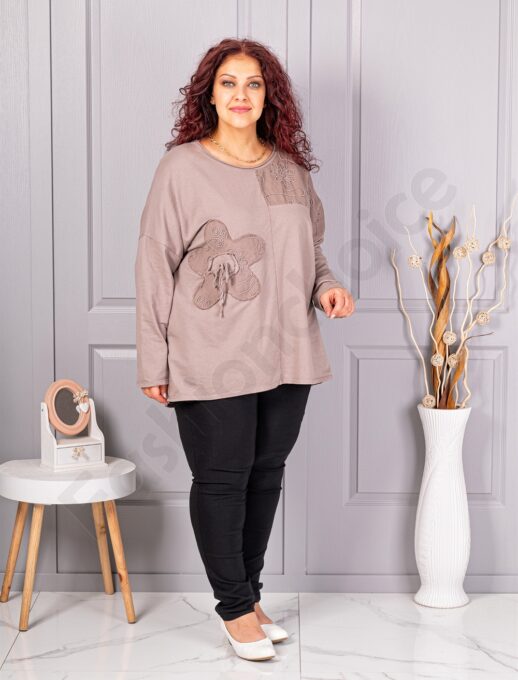 Plus size μπλούζα με κέντημα και απλικέ-μόκα-κωδ 9951-2