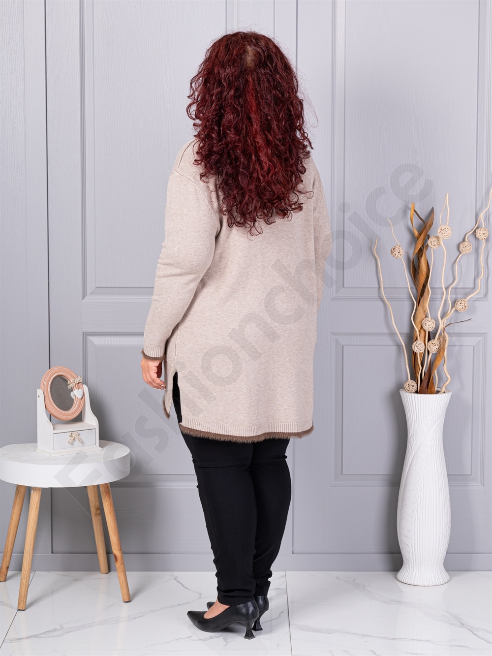 Plus size πλεκτή μπλούζα με χνουδωτή λεπτομέρεια-μόκα-κωδ 86831-2