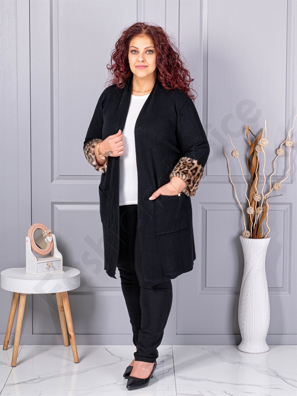 Plus size ζακέτα με χνουδωτές λεοπάρ μανσέτες-μαύρο-κωδ 5069