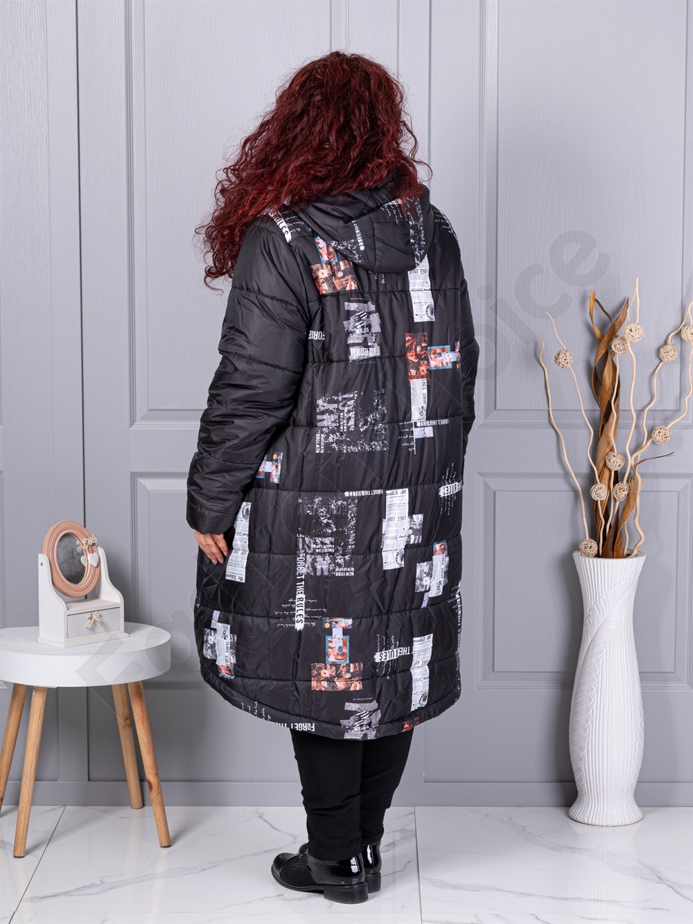 Plus size μακρύ χειμερινό μπουφάν με σχέδιο-μαύρο-71303