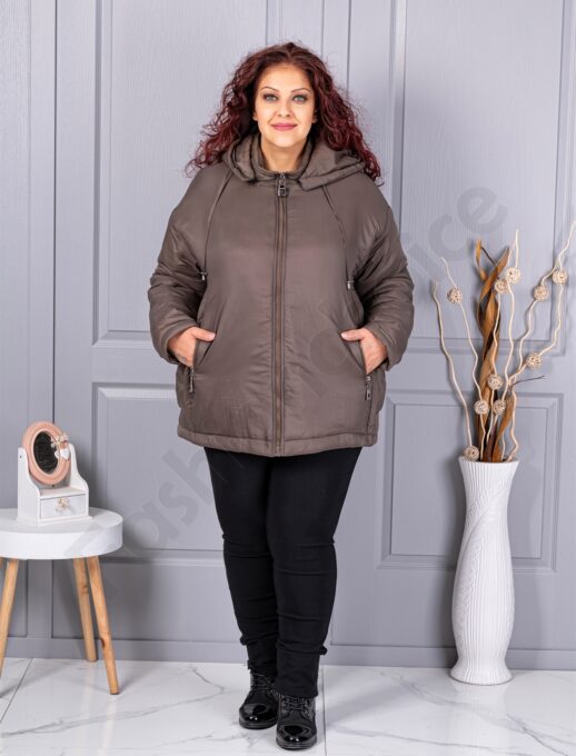 Plus size χειμερινό μπουφάν με κουκούλα-μόκα-κωδ 63279-1