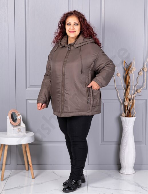 Plus size χειμερινό μπουφάν με κουκούλα-μόκα-κωδ 63279-1