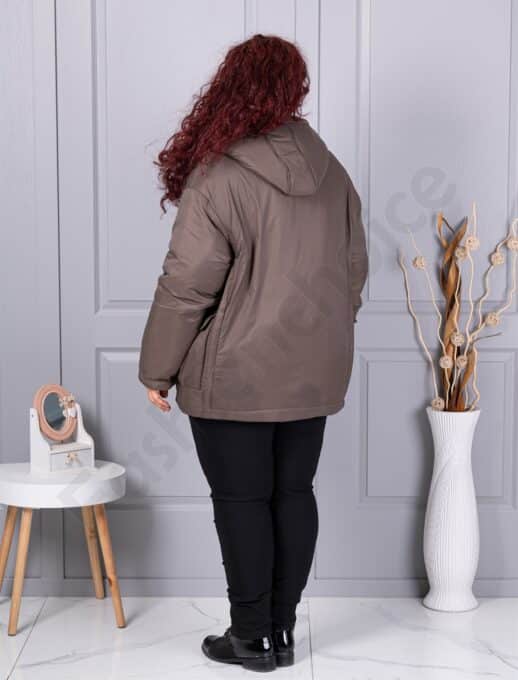 Plus size χειμερινό μπουφάν με κουκούλα-μόκα-κωδ 63279-1