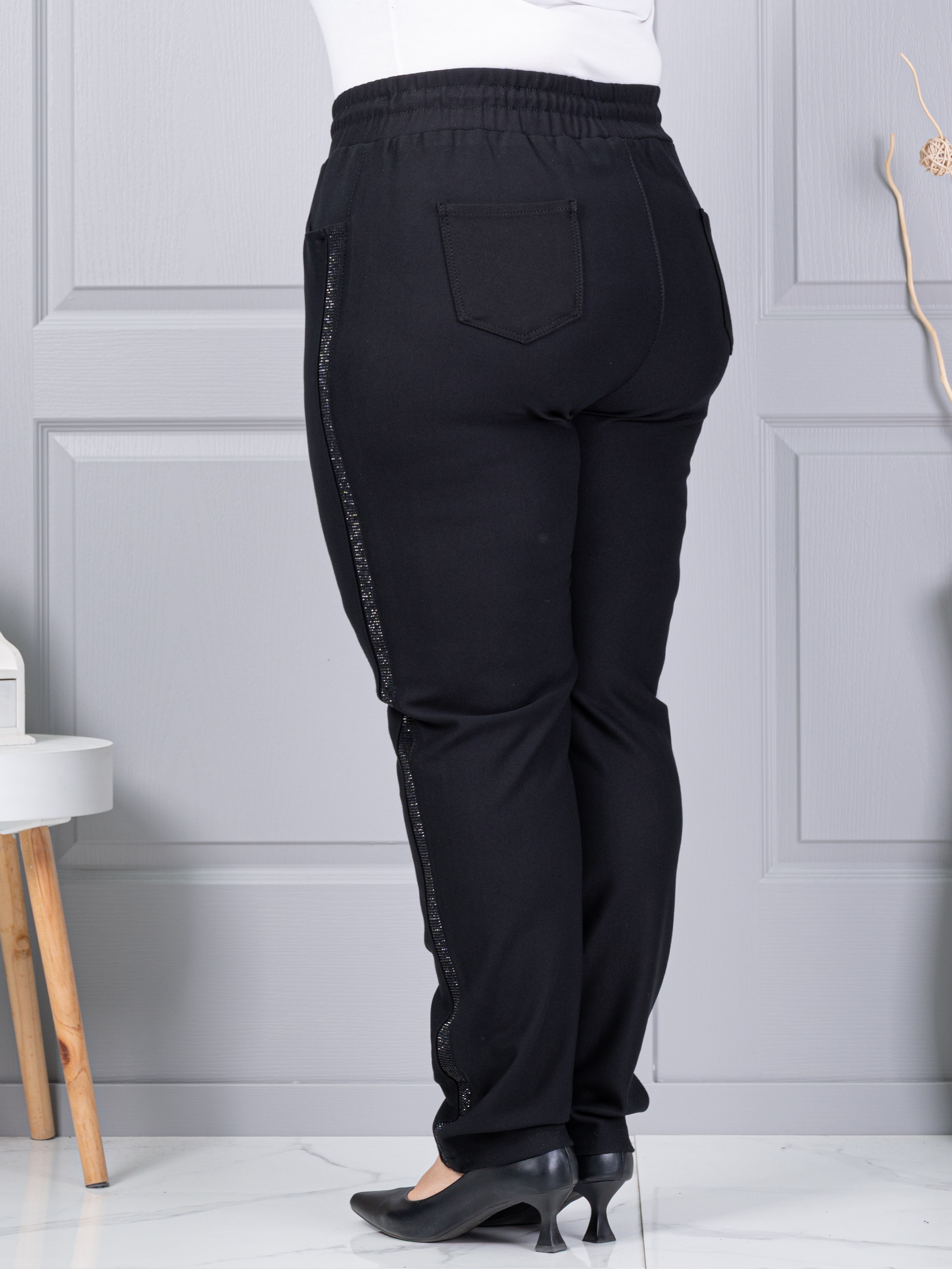 Plus size παντελόνι με πλαϊνή ρίγα με στρας-μαύρο-κωδ 2497-4